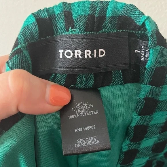 Torrid Women’s Plus Size Gingham 5-Inch Gauze High-Rise Short Ruffle Hem Green 1 - Picture 11 of 12
